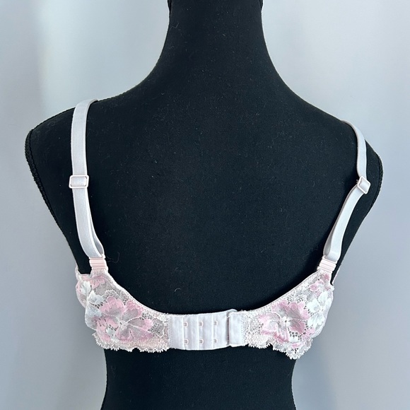 Beautiful Victoria Secret nursing bra 38C - Picture 4 of 6